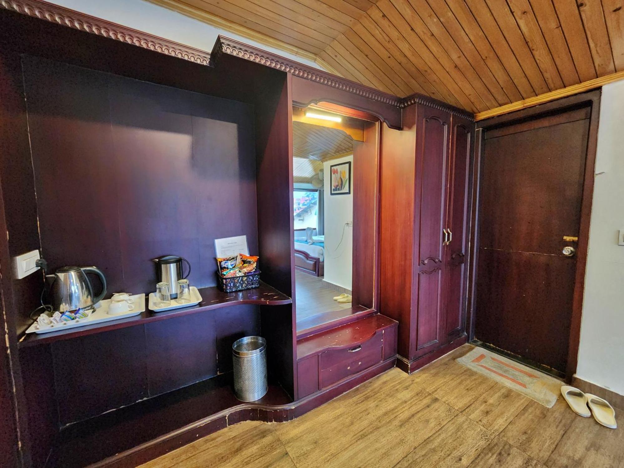Hotel Surya Šimla Exteriér fotografie