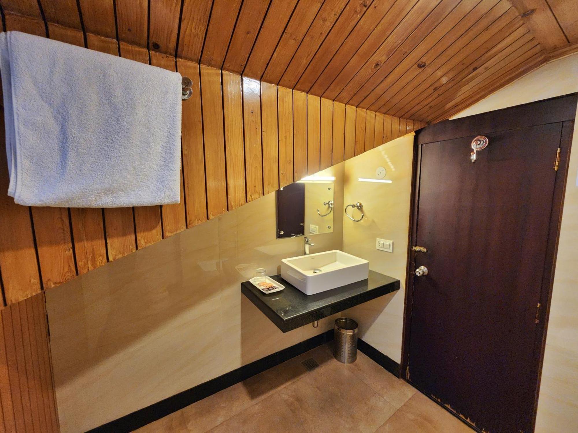 Hotel Surya Šimla Exteriér fotografie