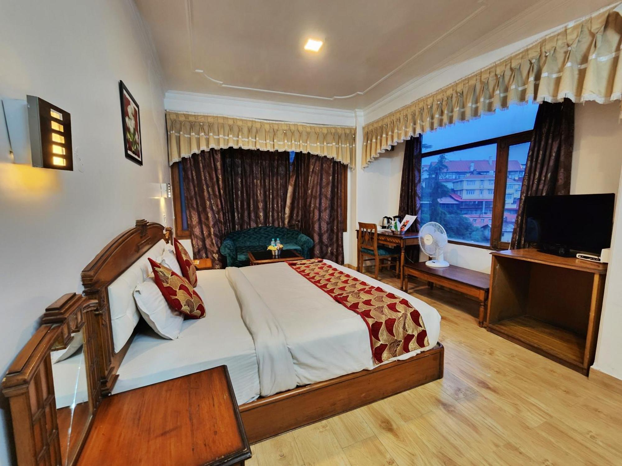 Hotel Surya Šimla Exteriér fotografie