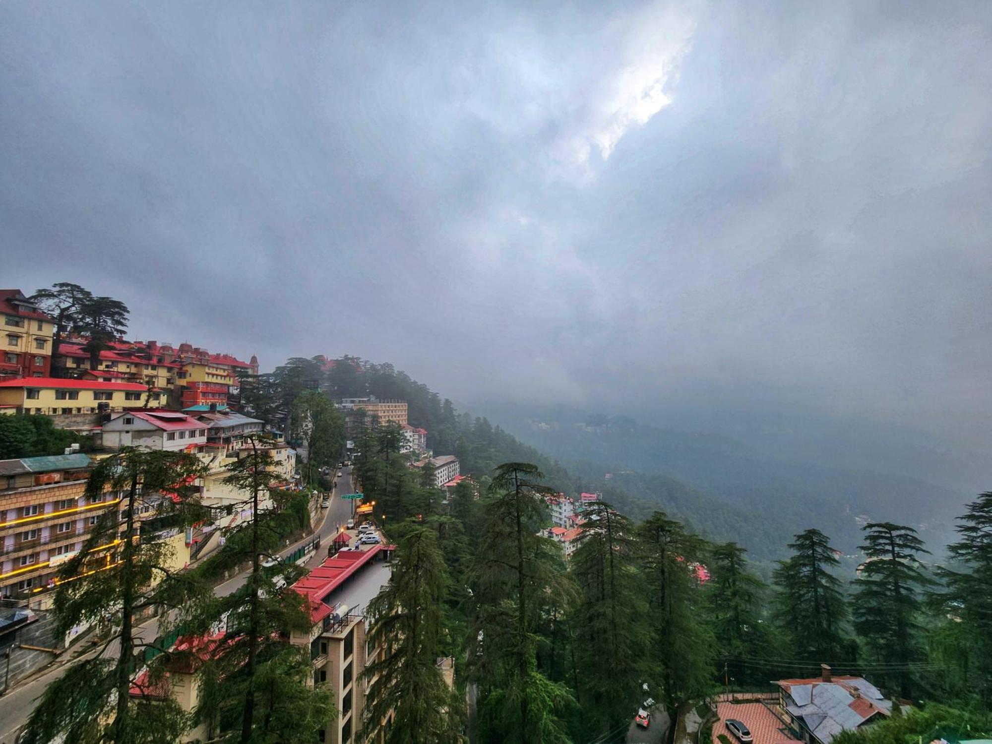 Hotel Surya Šimla Exteriér fotografie