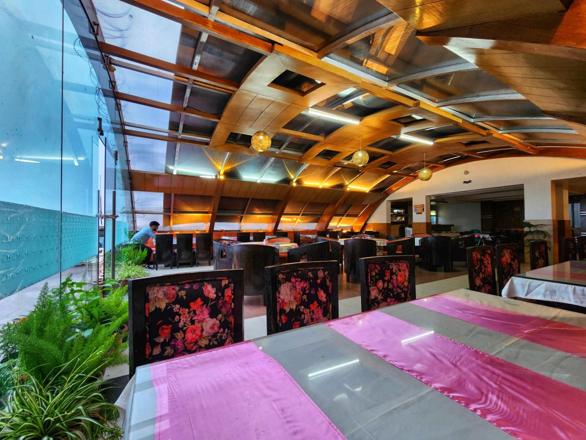 Hotel Surya Šimla Exteriér fotografie